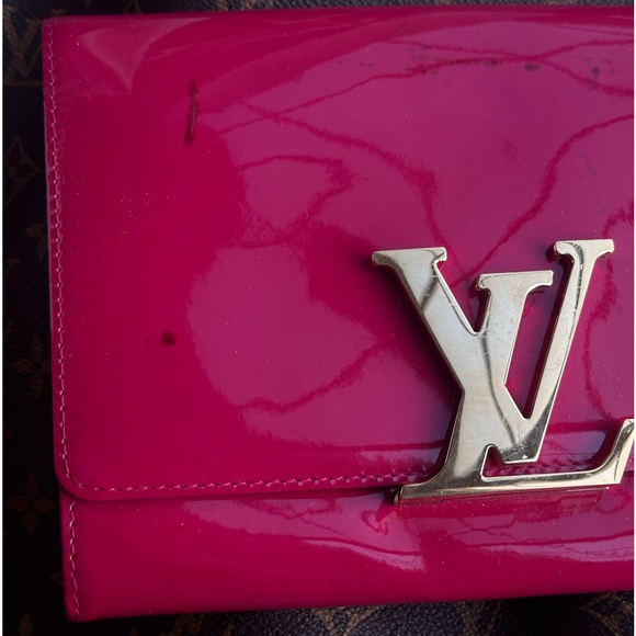 Auth LOUIS VUITTON Louise Hot Pink Patent Leather Clutch - Picture 3 of 12
